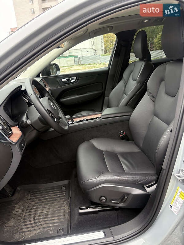 Позашляховик / Кросовер Volvo XC60 2023 в Дніпрі фото 13 Позашляховик / Кросовер Volvo XC60 2023 в Дніпрі