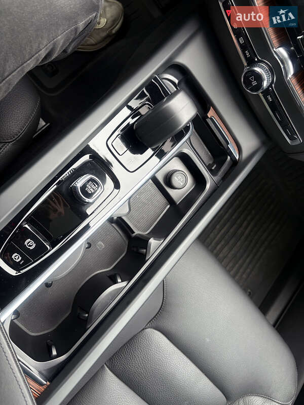 Позашляховик / Кросовер Volvo XC60 2023 в Дніпрі фото 31 Позашляховик / Кросовер Volvo XC60 2023 в Дніпрі