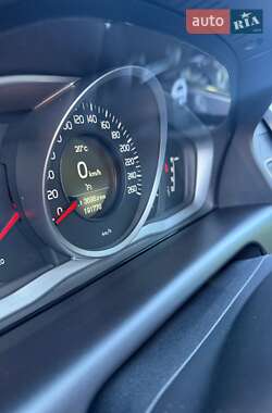 Внедорожник / Кроссовер Volvo XC60 2013 в 