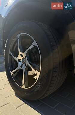 Внедорожник / Кроссовер Volvo XC60 2013 в 