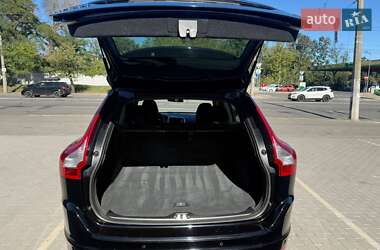 Внедорожник / Кроссовер Volvo XC60 2013 в 
