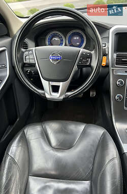 Внедорожник / Кроссовер Volvo XC60 2013 в 