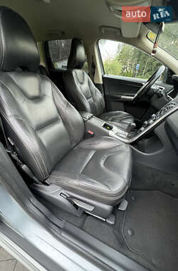 Внедорожник / Кроссовер Volvo XC60 2013 в 