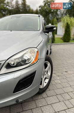 Внедорожник / Кроссовер Volvo XC60 2013 в 