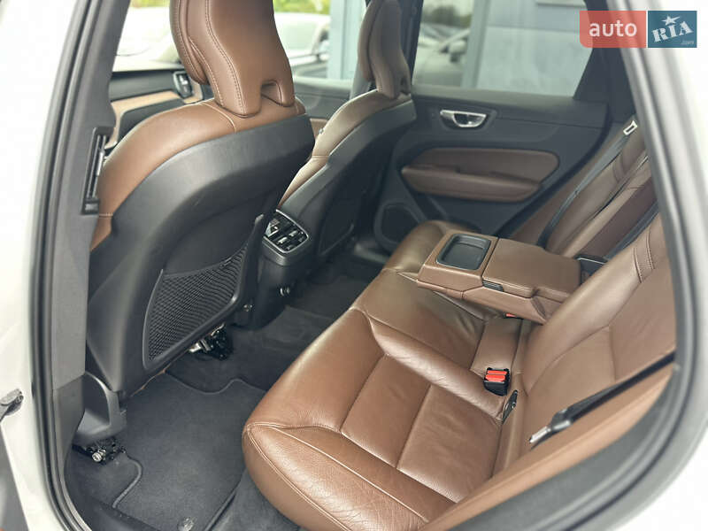 Внедорожник / Кроссовер Volvo XC60 2018 в Ровно