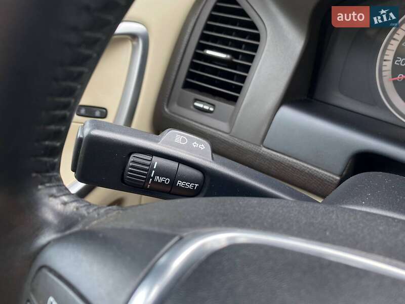 Внедорожник / Кроссовер Volvo XC60 2011 в Киеве