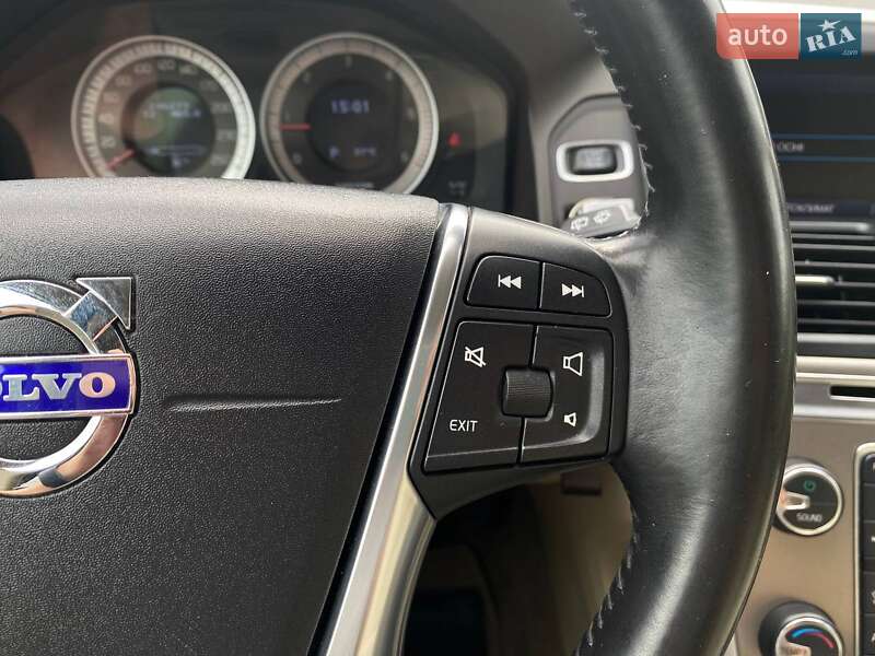Внедорожник / Кроссовер Volvo XC60 2011 в Киеве