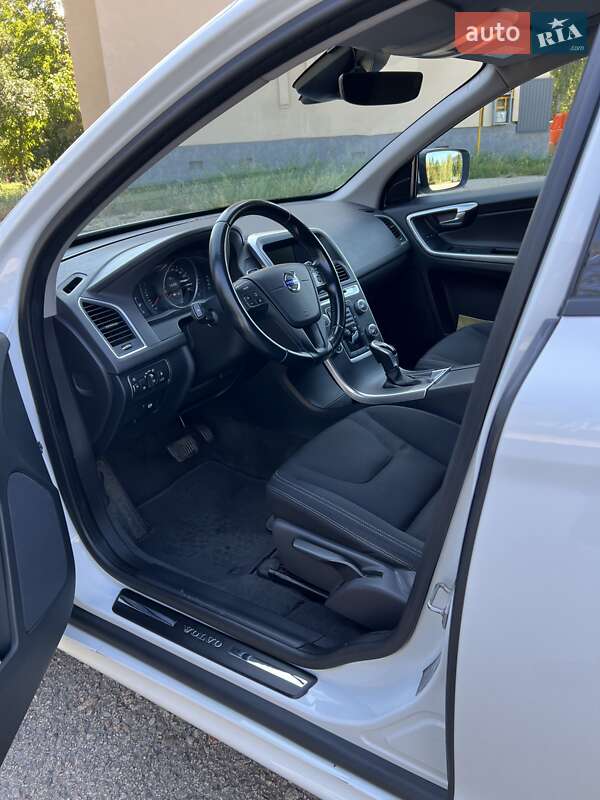 Внедорожник / Кроссовер Volvo XC60 2014 в Харькове