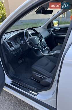 Внедорожник / Кроссовер Volvo XC60 2014 в 