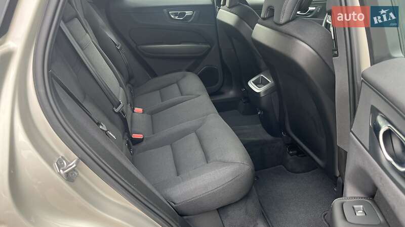 Внедорожник / Кроссовер Volvo XC60 2020 в Киеве