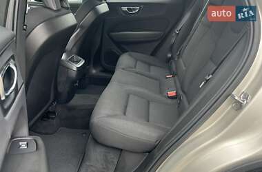 Внедорожник / Кроссовер Volvo XC60 2020 в 