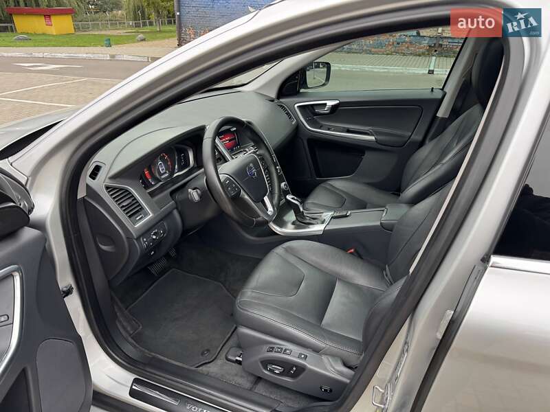 Внедорожник / Кроссовер Volvo XC60 2016 в Луцке