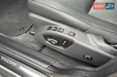 Внедорожник / Кроссовер Volvo XC60 2016 в 