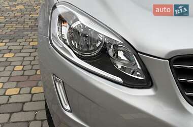 Внедорожник / Кроссовер Volvo XC60 2016 в 