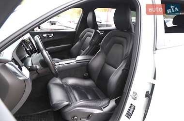 Внедорожник / Кроссовер Volvo XC60 2019 в 