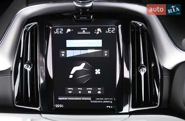 Внедорожник / Кроссовер Volvo XC60 2019 в 