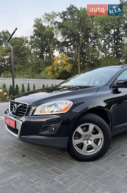 Внедорожник / Кроссовер Volvo XC60 2010 в 