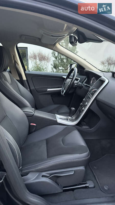 Внедорожник / Кроссовер Volvo XC60 2010 в Луцке
