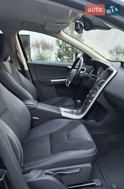 Внедорожник / Кроссовер Volvo XC60 2010 в 