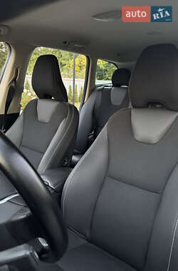 Внедорожник / Кроссовер Volvo XC60 2010 в 