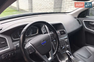 Внедорожник / Кроссовер Volvo XC60 2016 в 