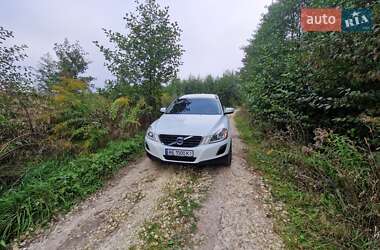 Внедорожник / Кроссовер Volvo XC60 2012 в 