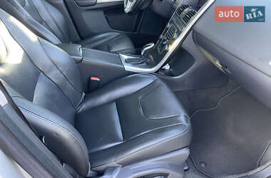 Внедорожник / Кроссовер Volvo XC60 2013 в 
