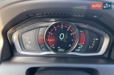 Внедорожник / Кроссовер Volvo XC60 2013 в 
