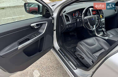 Внедорожник / Кроссовер Volvo XC60 2015 в 