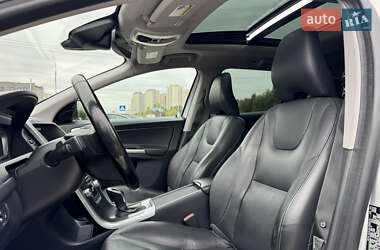 Внедорожник / Кроссовер Volvo XC60 2015 в 