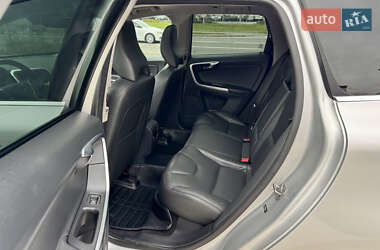 Внедорожник / Кроссовер Volvo XC60 2015 в 
