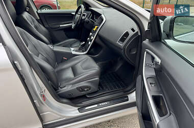Внедорожник / Кроссовер Volvo XC60 2015 в 
