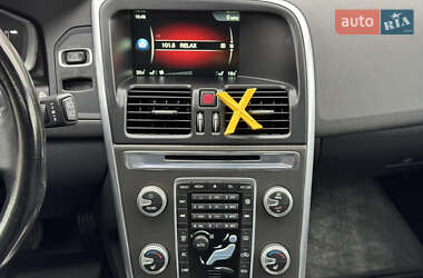 Внедорожник / Кроссовер Volvo XC60 2015 в 