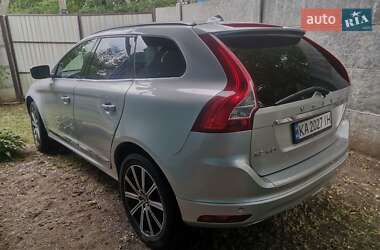 Внедорожник / Кроссовер Volvo XC60 2015 в 