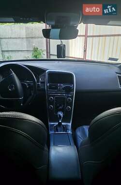 Внедорожник / Кроссовер Volvo XC60 2015 в 