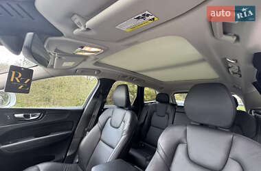 Внедорожник / Кроссовер Volvo XC60 2022 в 