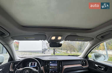 Внедорожник / Кроссовер Volvo XC60 2022 в 