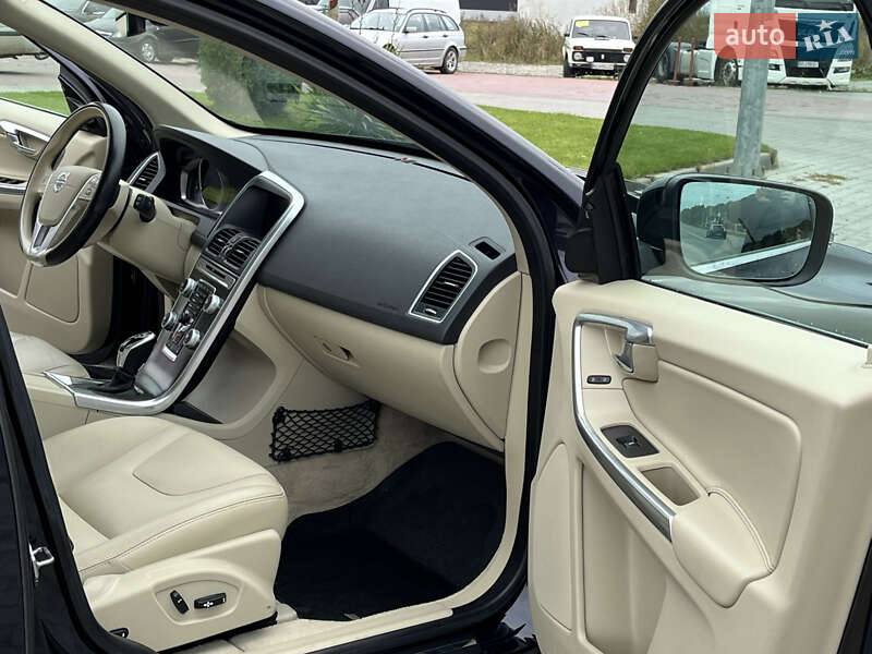 Внедорожник / Кроссовер Volvo XC60 2015 в Теребовле