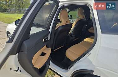 Внедорожник / Кроссовер Volvo XC60 2023 в 