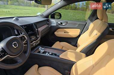 Внедорожник / Кроссовер Volvo XC60 2023 в 