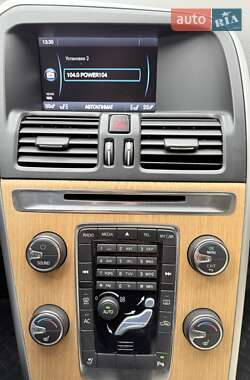 Внедорожник / Кроссовер Volvo XC60 2012 в 