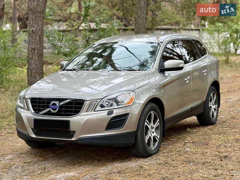 Внедорожник / Кроссовер Volvo XC60 2012 в 