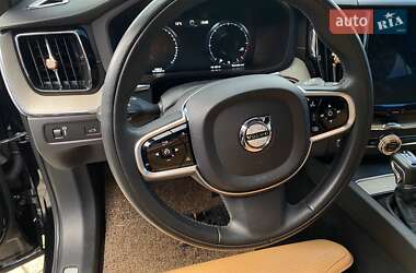 Внедорожник / Кроссовер Volvo XC60 2019 в 
