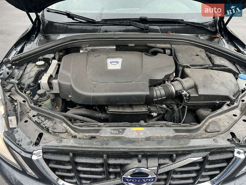 Внедорожник / Кроссовер Volvo XC60 2012 в Подольске