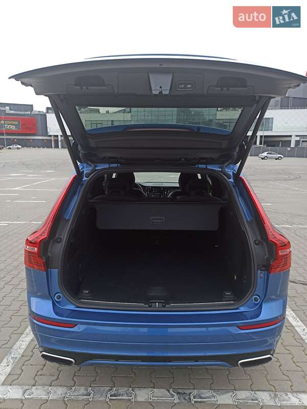 Внедорожник / Кроссовер Volvo XC60 2018 в Киеве