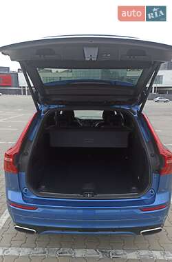 Внедорожник / Кроссовер Volvo XC60 2018 в 