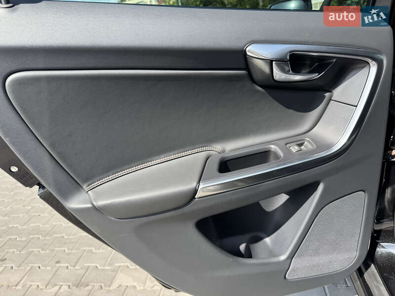 Внедорожник / Кроссовер Volvo XC60 2016 в Луцке