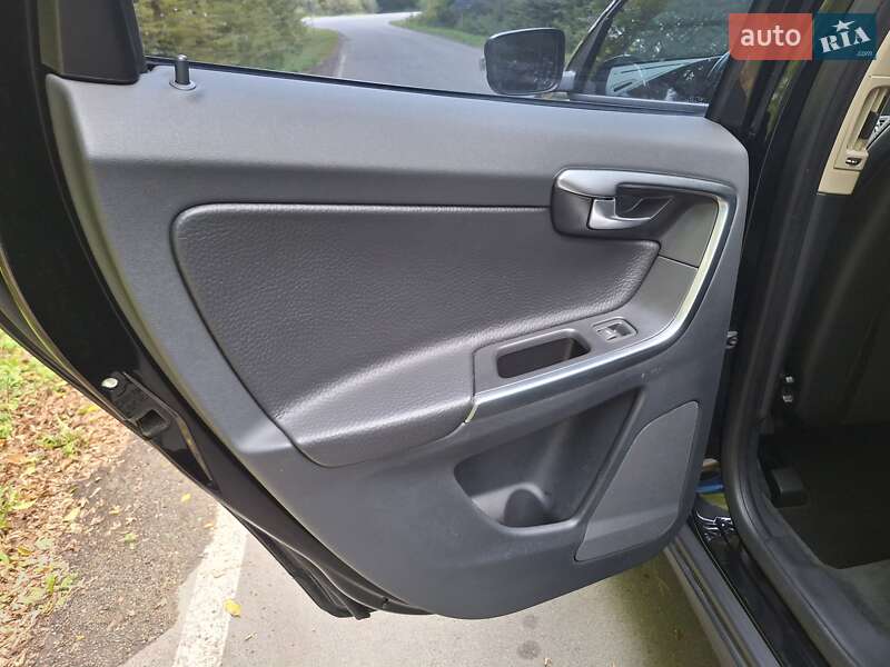 Позашляховик / Кросовер Volvo XC60 2012 в Івано-Франківську