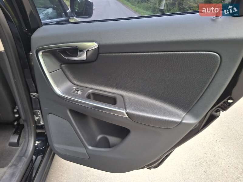 Позашляховик / Кросовер Volvo XC60 2012 в Івано-Франківську