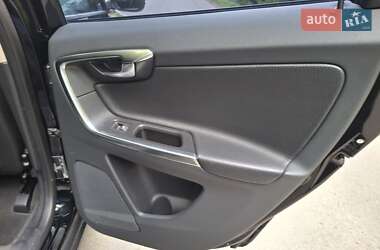Внедорожник / Кроссовер Volvo XC60 2012 в 